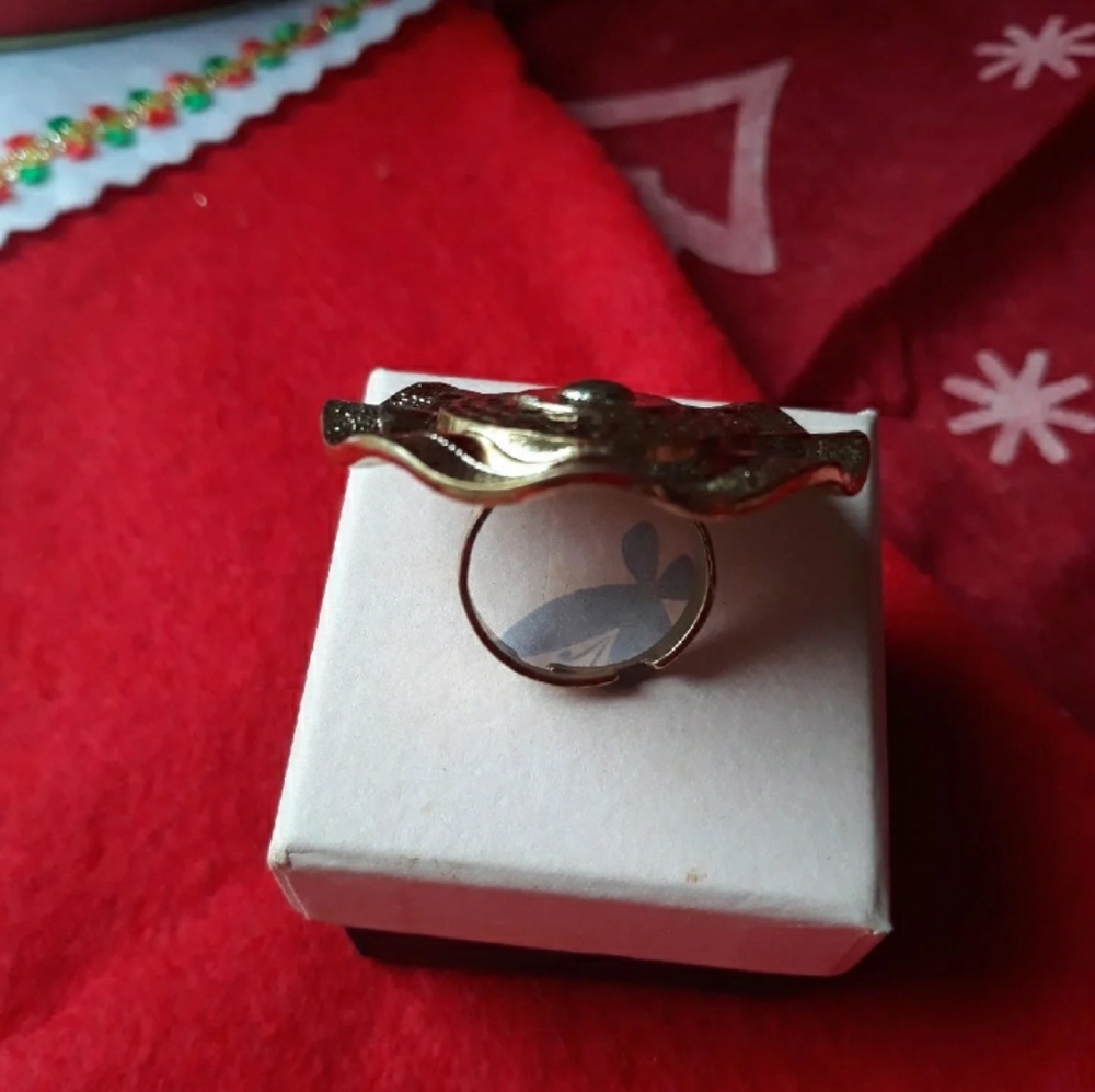 Hand Fan Form Ring - Picture 2 of 3